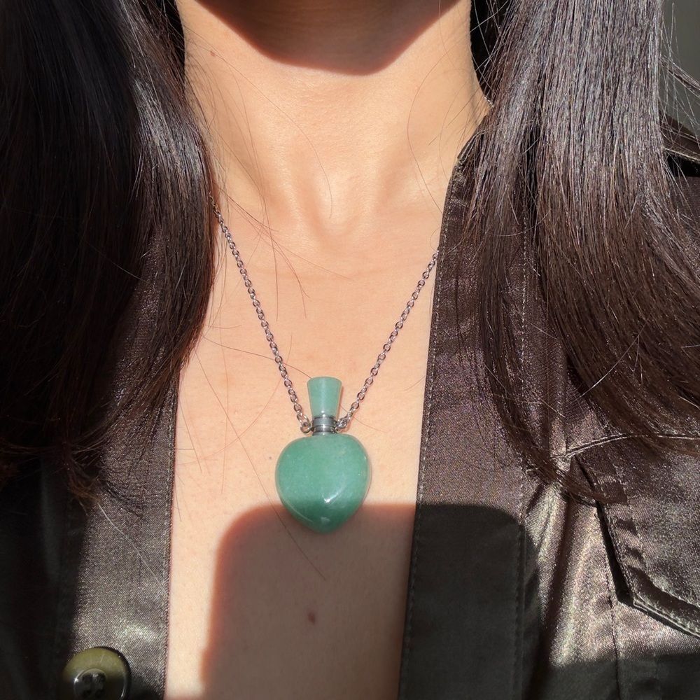 Heart shape heart stones green aventurine perfume bottle necklace chakra jewerly
